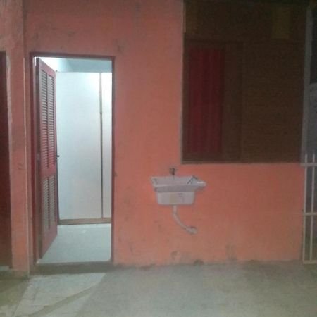 Kitinete Pequena Em Patio Compartilhado Villa Florianópolis Eksteriør bilde